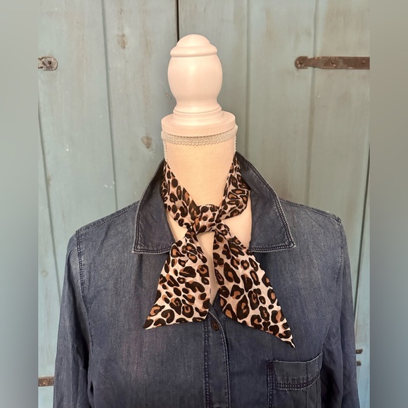 Bundle of Scarves - Picture 2 of 5